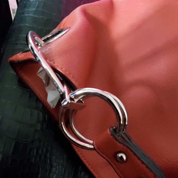 NEW Classic Shoulder Bag - Picture 3 of 5